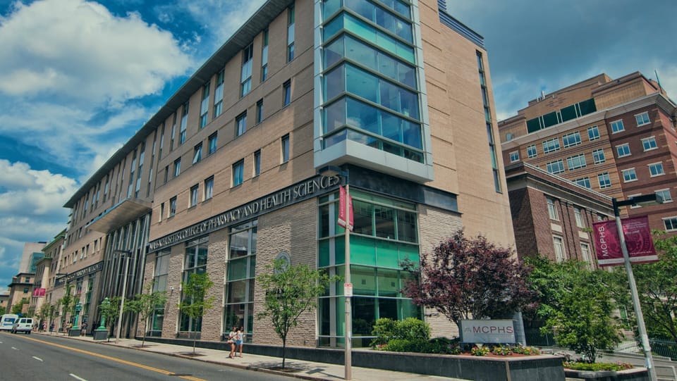 Giới thiệu về Massachusetts College of Pharmacy and Health Sciences (MCPHS)